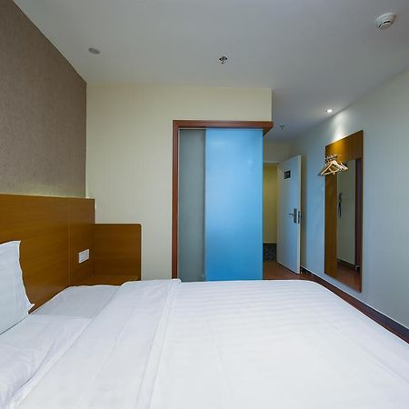7Days Inn Premium Beijing Chaoyangmen Exteriör bild